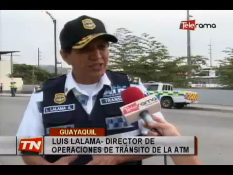 Carros y motos retenidos en operativo