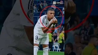 لماذا يحتفل إمبابي بهذه الطريقة 