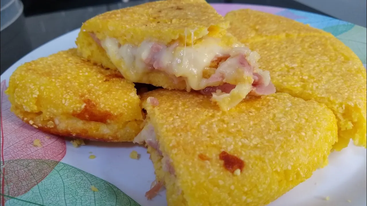 BOLO SIMPLES DE FLOCÃO COM COCO. 