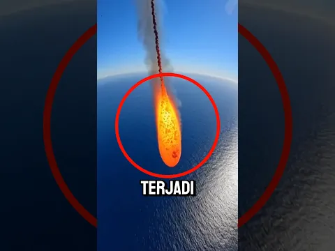 Apa yang Terjadi Saat Lava Jatuh ke Laut? 😱 | #shortsfeed