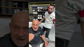 مسكه وهو يوخذ نقوط اكسبلور Shorts 