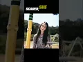 Download Lagu Een klein meisje vindt een vreemd potlood met een gezicht #shorts