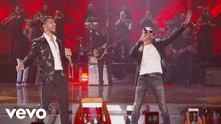 Maluma - Felices los 4 (Premios Juventud 2017) ft. Marc Anthony