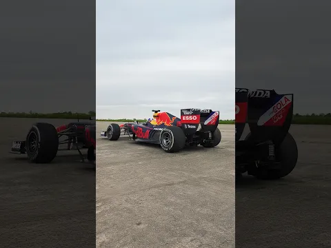 Red Bull RB7 F1 car vs Bugatti Chiron 😱🔥