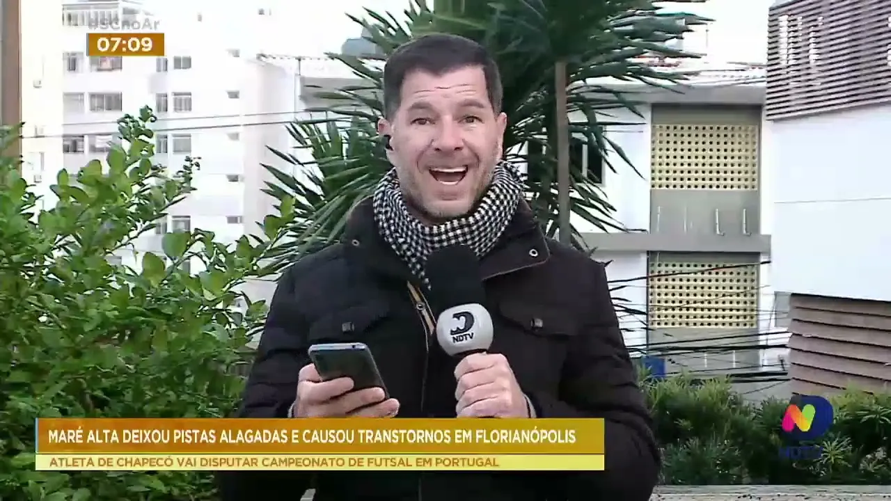 Maré alta deixou pistas alagadas e causou transtornos em Florianópolis