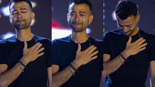 بكاء وانهيار النجم  هيثم شاكر علي مسرح جدة بالسعودية بسبب الجمهور السعودي دندنها
