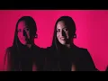 Download Lagu Manuel González, Saray Jiménez \u0026 Maki - Una Bachata (Remix) [Video Oficial]