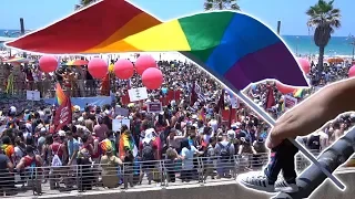 Tel Aviv Pride Parade | Finger Dance