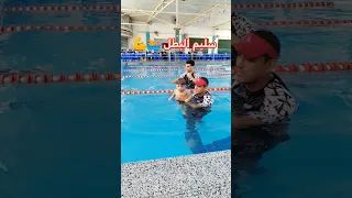 تعليم السباحة للأطفال مع كابتن حماده الجندي  تعليم السباحة للأطفال مع كابتن حماده الجندي