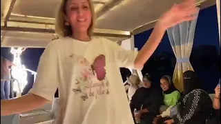 احساس خطير حاسه اني بطير       دندنها