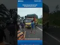Download Lagu Minibus Masuk Parit di Puntik Kabupaten Barito Kuala, Pengemudi dan Penumpang Selamat