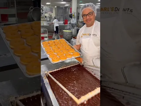 ¡El niño tenía miedo de comer donas de chocolate! Pero el tío le puso una condición muy divertida 😋🍩