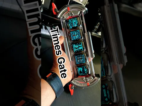 Распаковал Спустя 2 Года Пиксельный в стиле Cyberpunk Times Gate! Пусть будет 😂😂😂