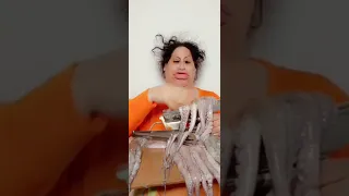 ازاي تاكل الاخطبوط       ام ابراهيم دندنها