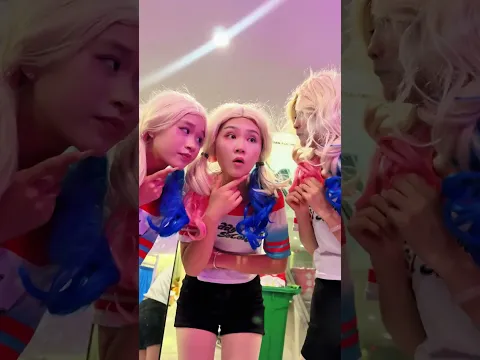 Video Thumbnail: Harley Quinn helps others enter the swimming pool#Harley Quinn #joker