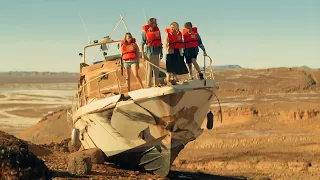 فجأه المحيط بيختفى وبتموت كل الكائنات البحرية وبتتحول كل المحيطات والبحار على كوكب الأرض لصحراء 