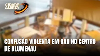 Agressões brutais marcam confusão em bar no centro de Blumenau
