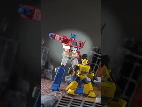 Emang ganteng banget sih Blokees Optimus Prime ini😍