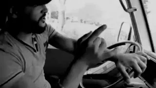 قصيده أنا الشمس دندنها