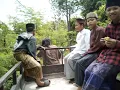 Lagu sholat Jum'at naik Tosa di dekat wisata brumbung lamongan