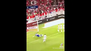 وقفت بكل ما فيها تنهي المسأله 