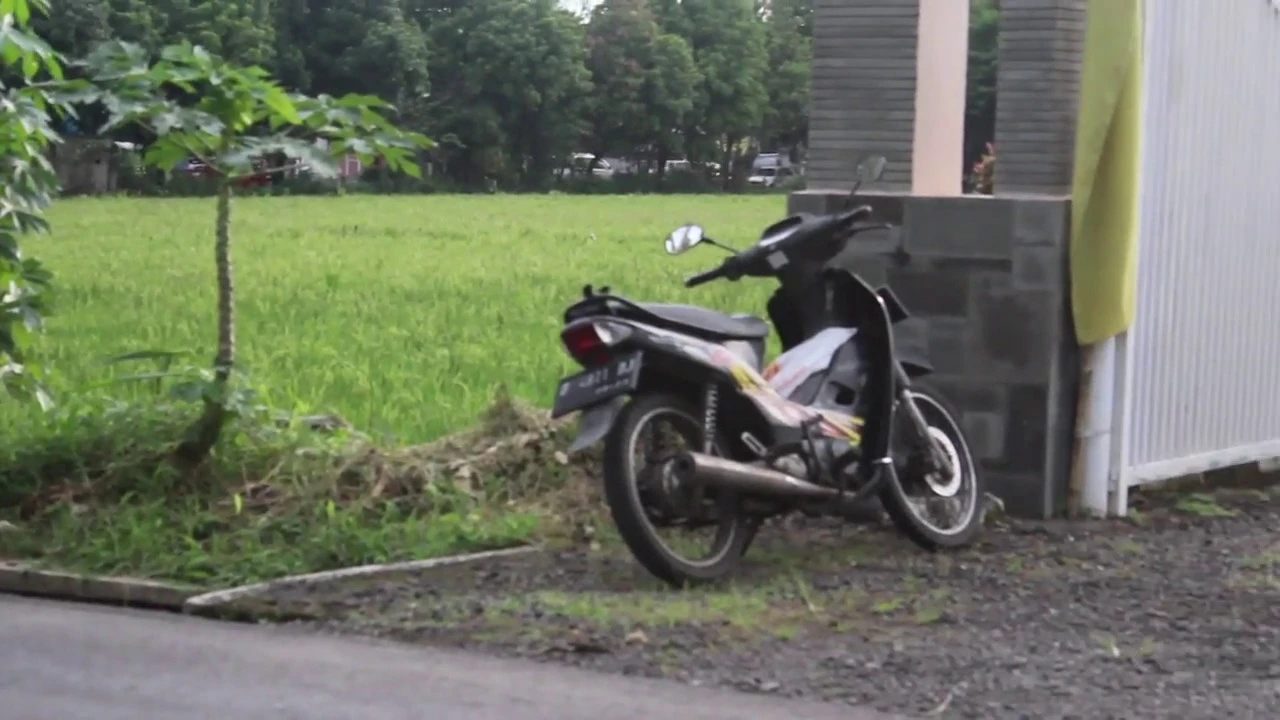 
          
          
          
            
            Bandung Buah Batu Ruas Jalan Cipamokolan
          
        . 