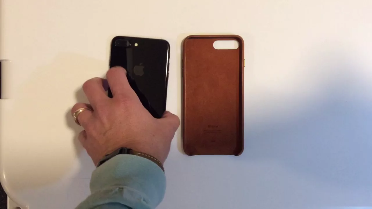 Reviewed - iPhone 7 Plus Apple Leather Case