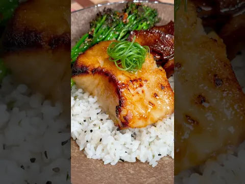 Chilean Seabass with Miso-ginger Glaze 🐠 #shorts