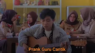 prank nyanyi ke guru cantik auto baper reaksi tak terduga ali abdul aziz