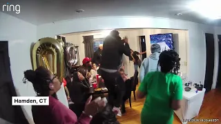 Home s capture UConn fans erupting after Braylon Mullins buzzer-beater
