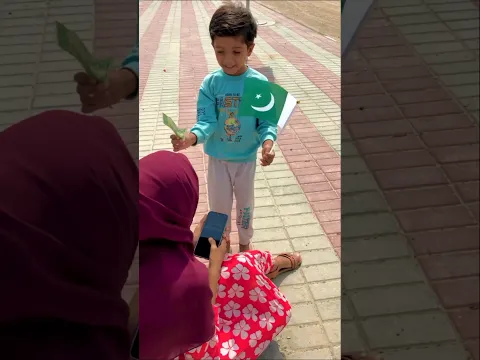 Five hundred rupes ya Pakistani parcham #trending #viral #shorts #viralvideo #14august