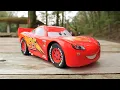 Let's play with Cars Lightning McQueen's radio-controlled car outside!