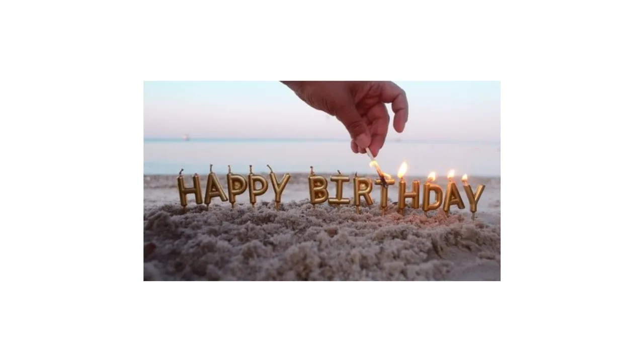 Cake cutting on beach| Beach par cake cut kiya humne 😀