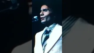 يا ما خدتني من ايدي يا حبيبي     ومشينا   دندنها