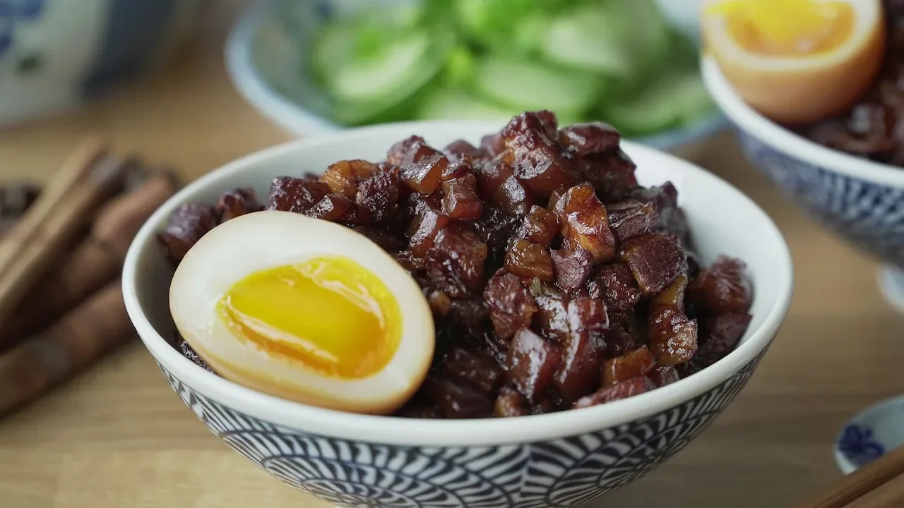 Lu Rou Fan with Ramen Egg (Taiwanese Braised Pork Rice) - 