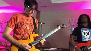 Download Steve Vai seems to love the Parker Fly Deluxe Guitars during Demo MP3