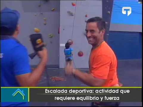 Enscalada deportiva actividad que requiere equilibrio y fuerza