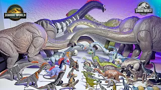 BIGGEST Titanosaurus vs Brachiosaurus! Jurassic World Collections Battle!