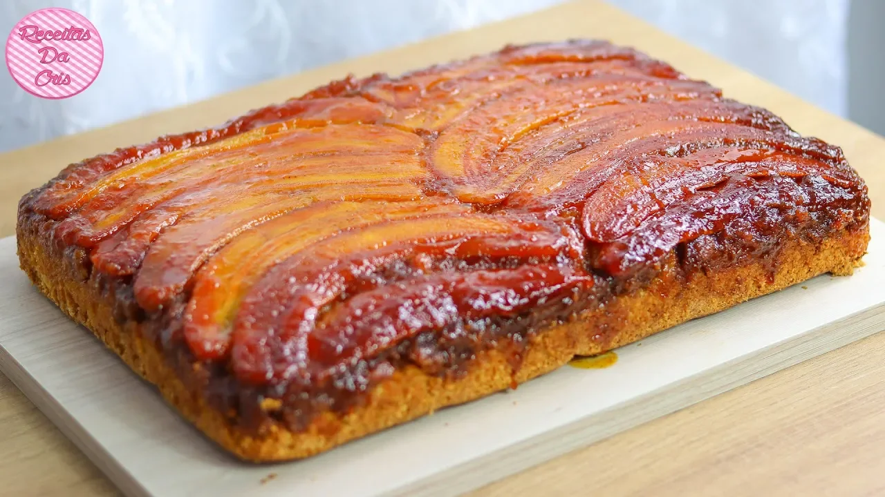 Neste vídeo eu mostro a receita de um bolo de maçã, canela e aveia. Uma opção gostosa e leve para qu. 