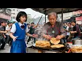 Download Lagu Auntie Who Was Bullied for Selling Pancakes on Roadside Turned out to be Mother of the Richest Man!
