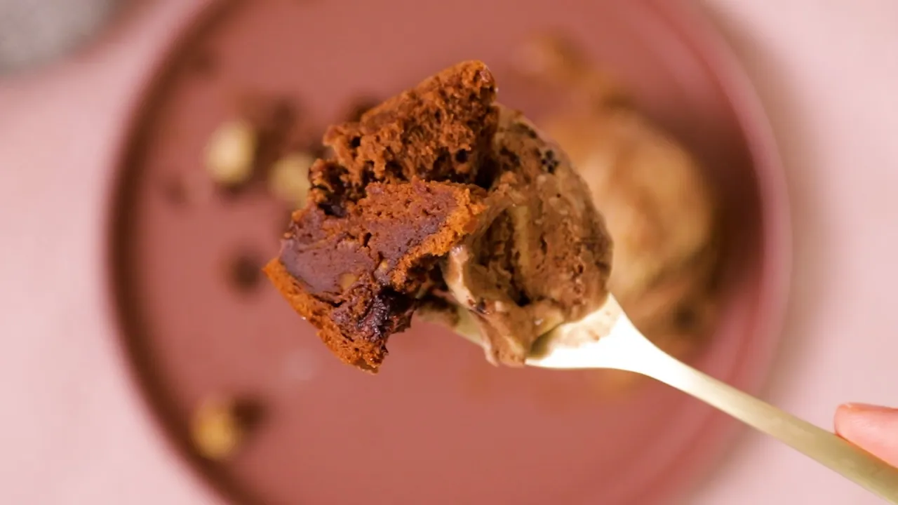 3-Ingredient Brownie Cake