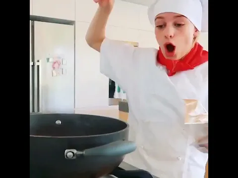 Sockie Burning Herself When Cooking 🧑‍🍳  #norrisnuts