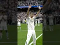 Download Lagu 🤍 Emotioneel Bernabéu-eerbetoon aan Abderrahim, de Marokkaanse fan die zijn familie verloor bij de aardbeving.