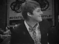 Kaiser Chiefs - I Predict A Riot (New Lighter Version)