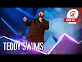 Download Lagu TEDDY SWIMS LIVE zorgt voor KIPPENVEL // Qmusic Top 40 Live 2025
