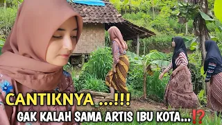 Download Gadis Desa Keturunan Turki Aktivitas Keseharian Di Saung Sawah || Girl Rural Life MP3