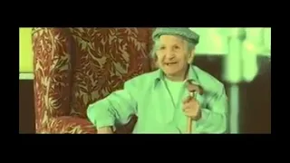 يا فرحة امك بيك دندنها