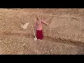 Download Lagu Homeless Girl Digs Into Wall to Survive Winter