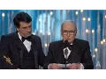 Video di Ennio Morricone winning Best Original Score for "The Hateful Eight" 