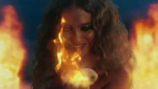 Elyanna Balti Ghareeb Alay OFFICIAL MUSIC VIDEO 